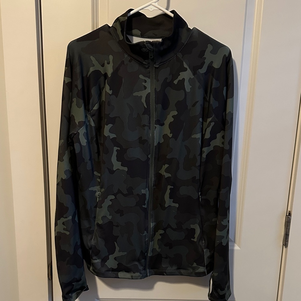 Tek Gear Women’s Black and Green Camouflage workout jacket